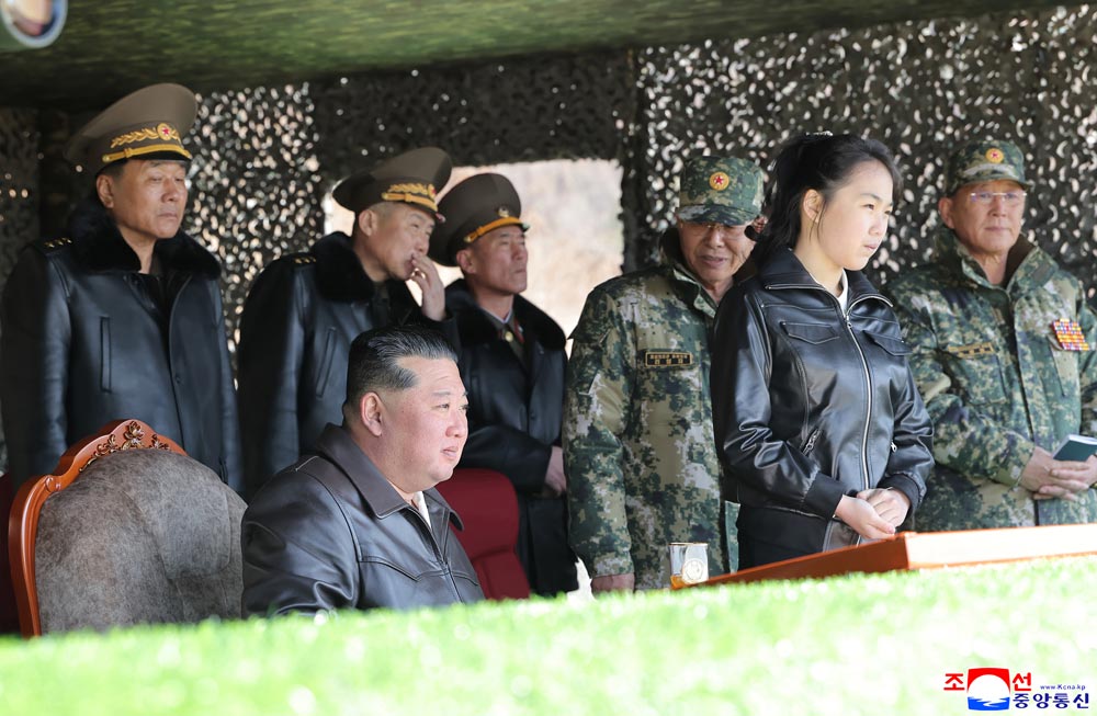 Respected Comrade&nbsp;Kim Jong Un oversees coordinated offensive tactical drill of infantrymen and tankmen