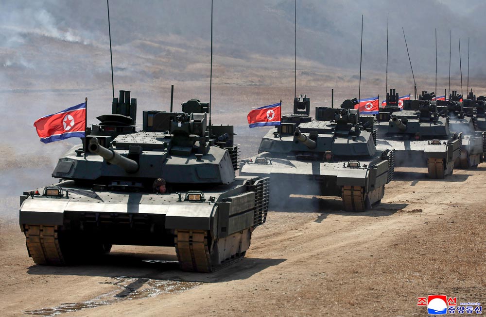 Respected Comrade&nbsp;Kim Jong Un oversees coordinated offensive tactical drill of infantrymen and tankmen