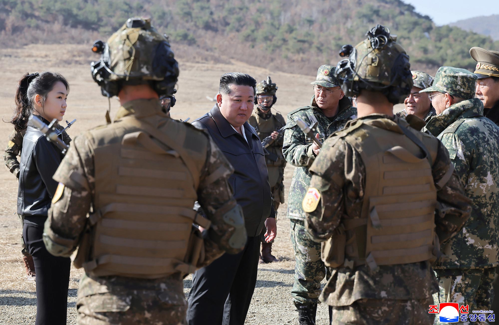 Respected Comrade&nbsp;Kim Jong Un oversees coordinated offensive tactical drill of infantrymen and tankmen