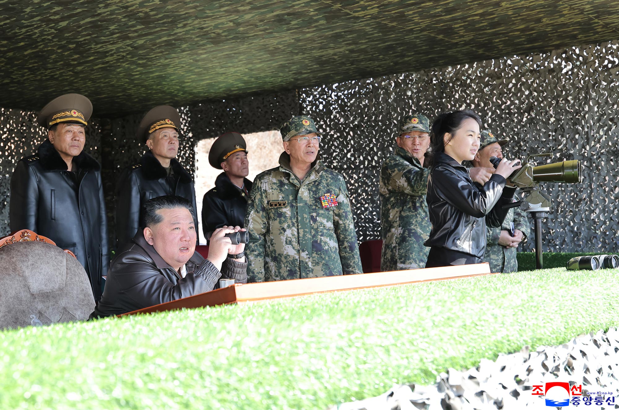 Respected Comrade&nbsp;Kim Jong Un oversees coordinated offensive tactical drill of infantrymen and tankmen
