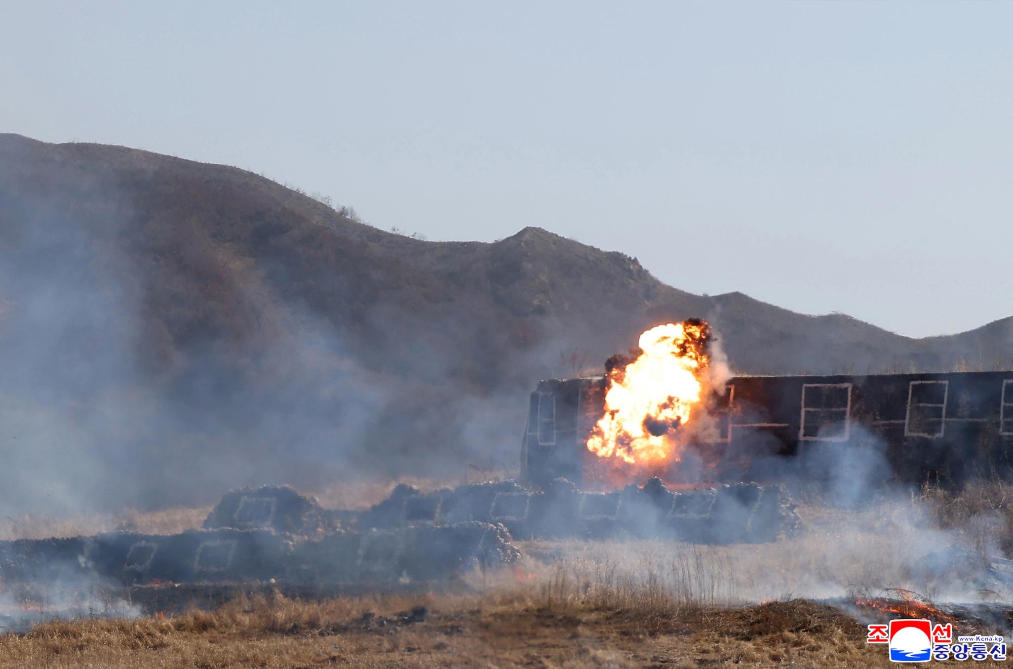 Respected Comrade&nbsp;Kim Jong Un oversees coordinated offensive tactical drill of infantrymen and tankmen