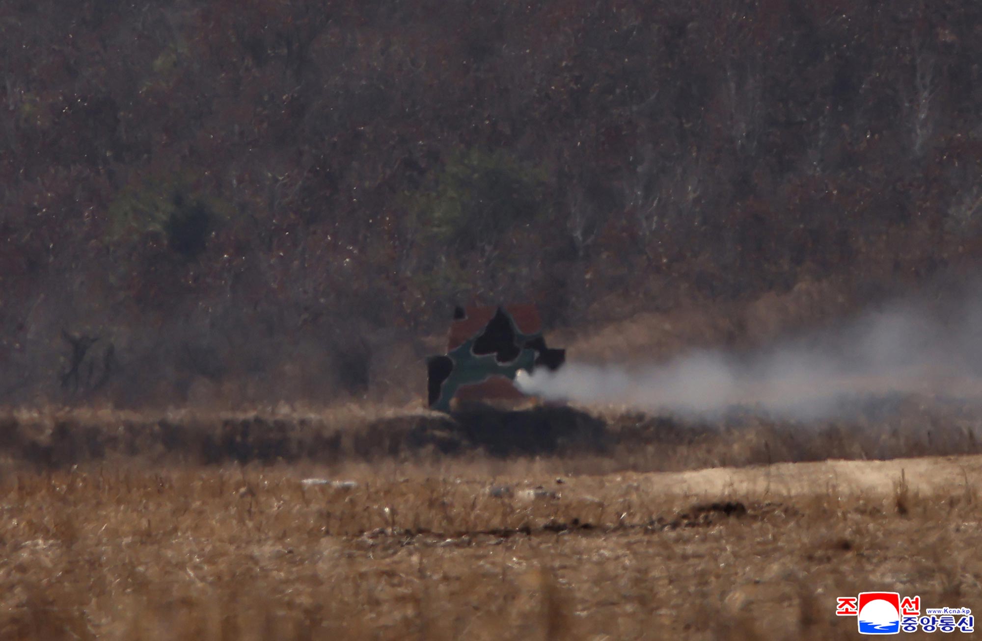 Respected Comrade&nbsp;Kim Jong Un oversees coordinated offensive tactical drill of infantrymen and tankmen