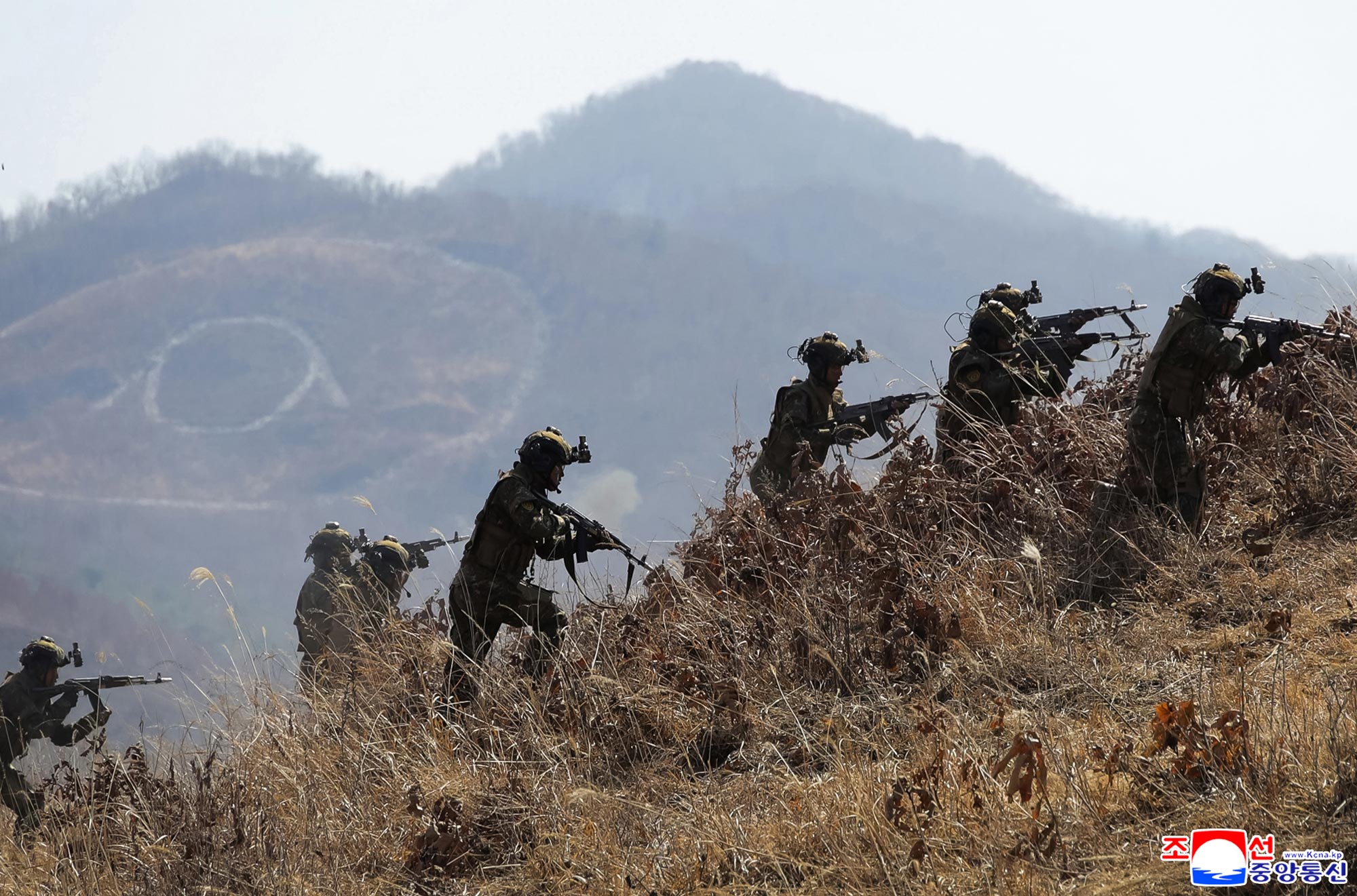 Respected Comrade&nbsp;Kim Jong Un oversees coordinated offensive tactical drill of infantrymen and tankmen