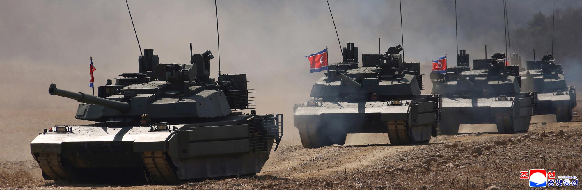 Respected Comrade&nbsp;Kim Jong Un oversees coordinated offensive tactical drill of infantrymen and tankmen