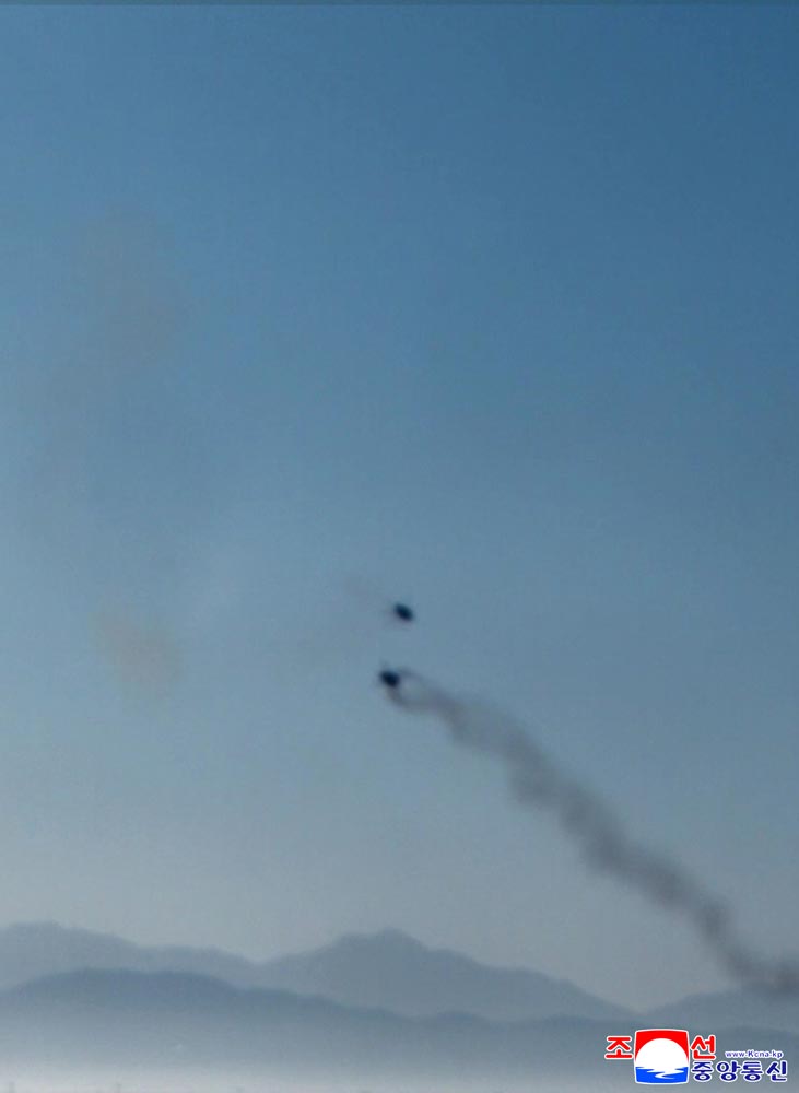 Respected Comrade&nbsp;Kim Jong Un oversees coordinated offensive tactical drill of infantrymen and tankmen