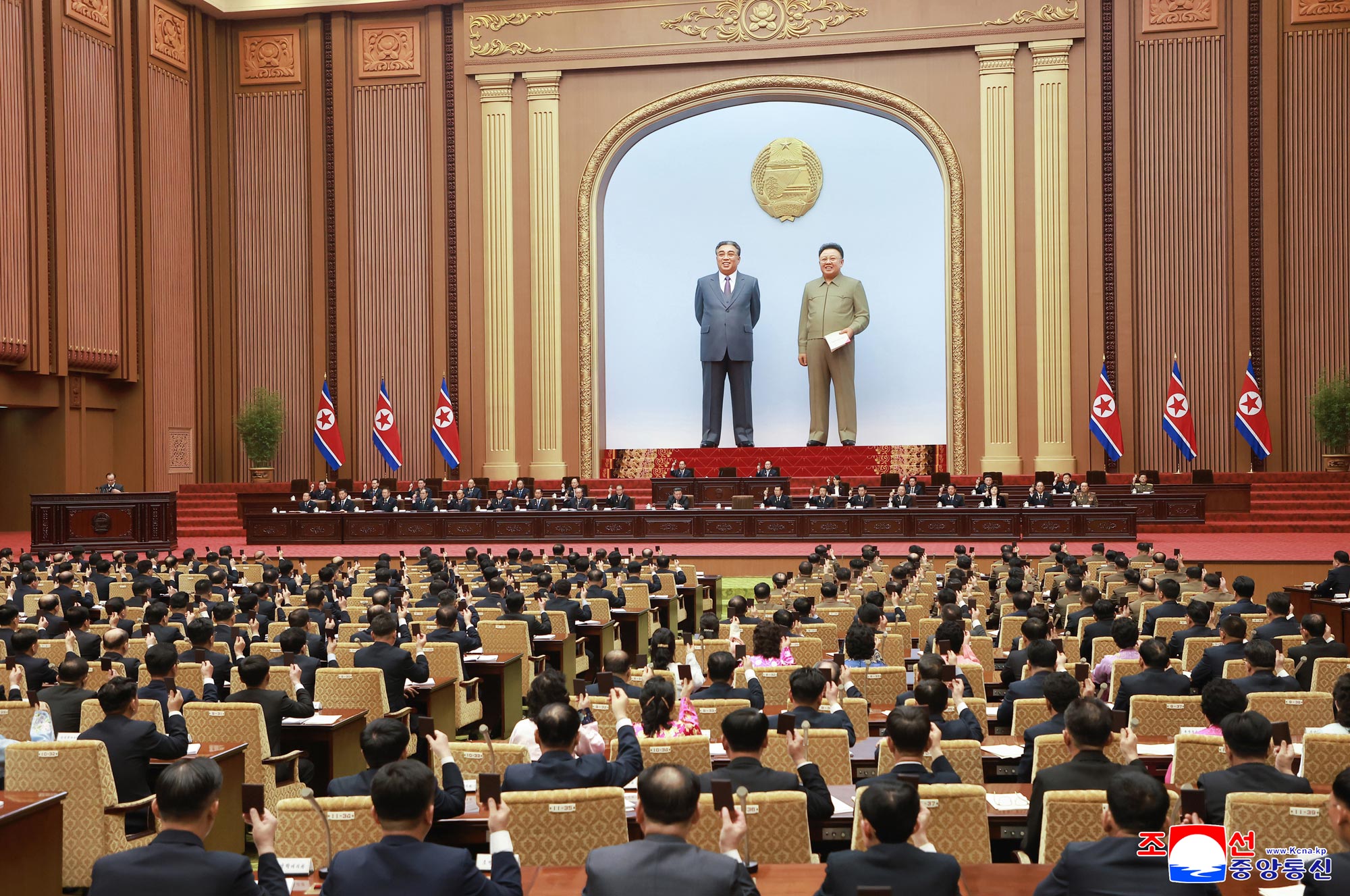 Erster Beratungstag der 1. Tagung der Obersten Volksversammlung der DVR Korea in der XV. Legislaturperiode