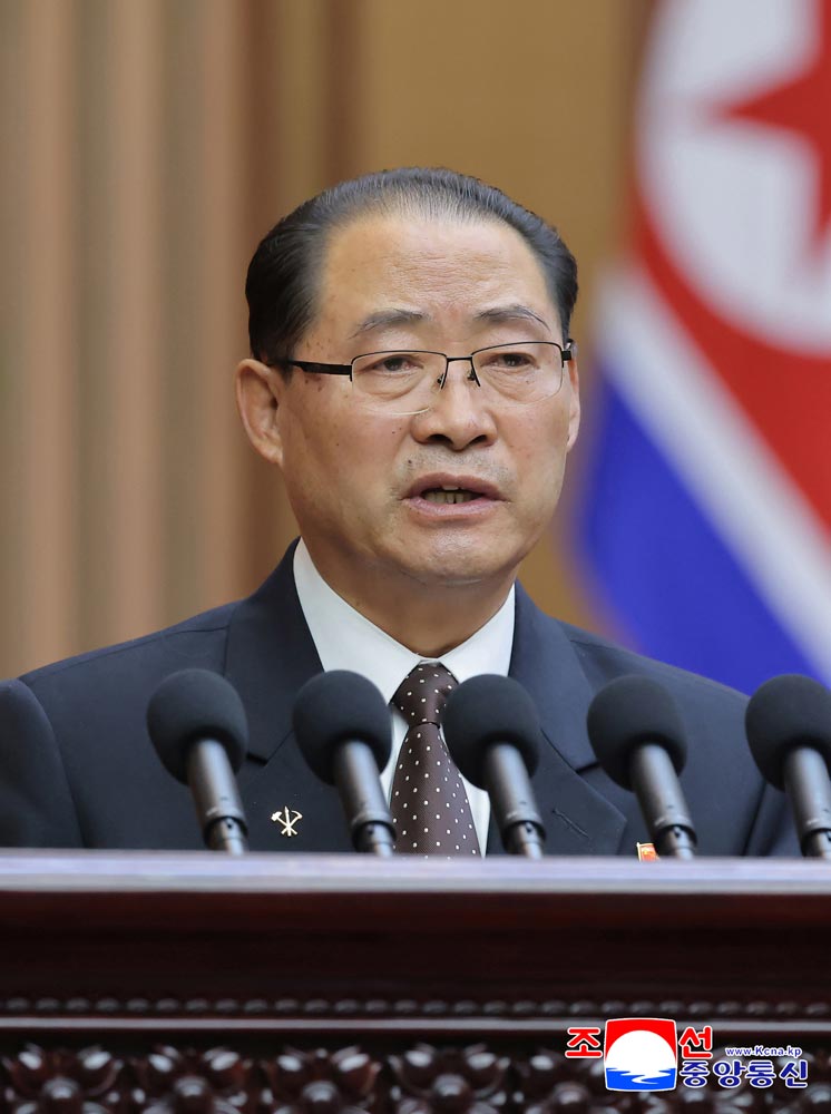 Erster Beratungstag der 1. Tagung der Obersten Volksversammlung der DVR Korea in der XV. Legislaturperiode