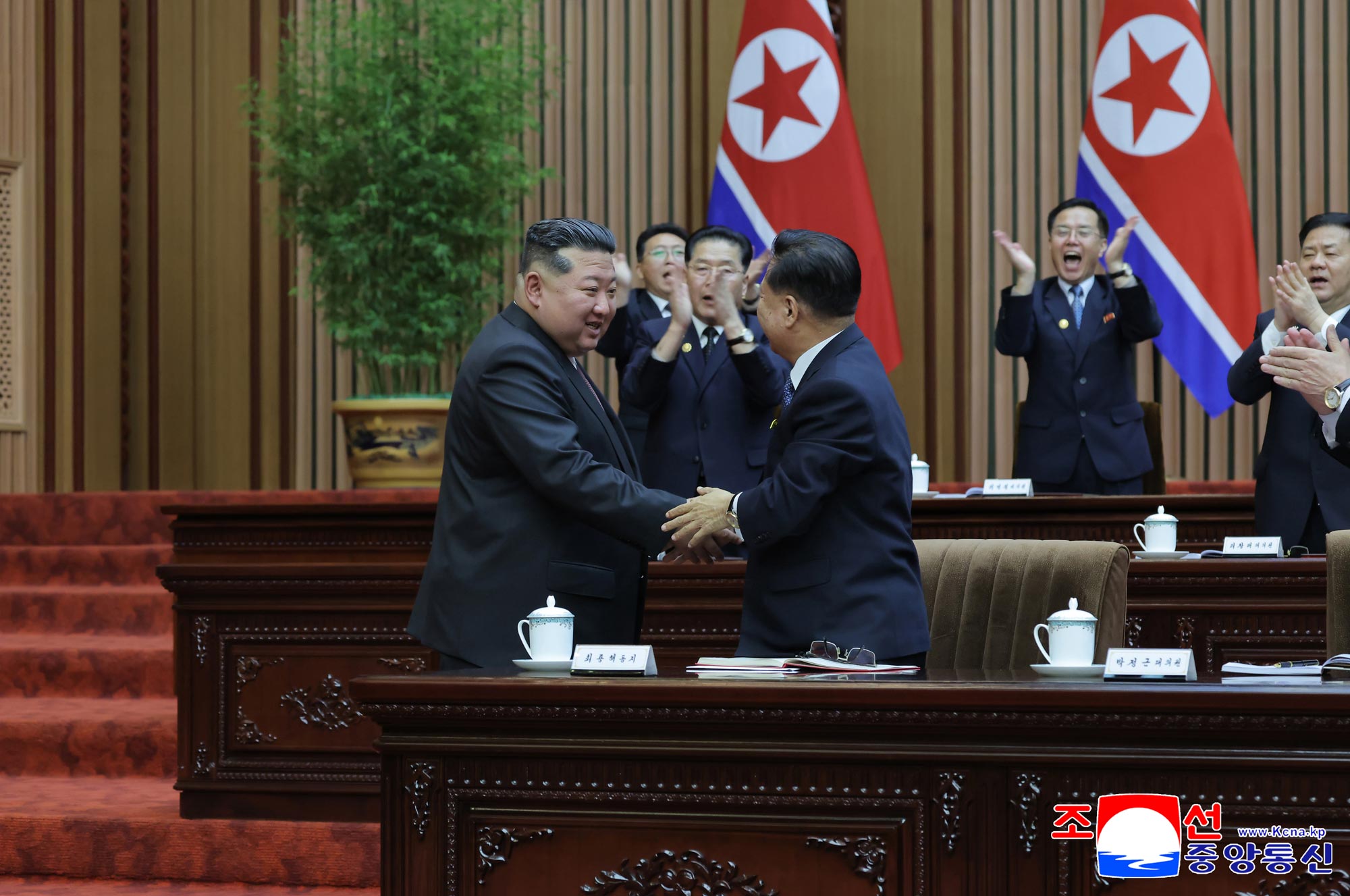 조선민주주의인민공화국 최고인민회의 제15기 제1차회의 2일회의 진행