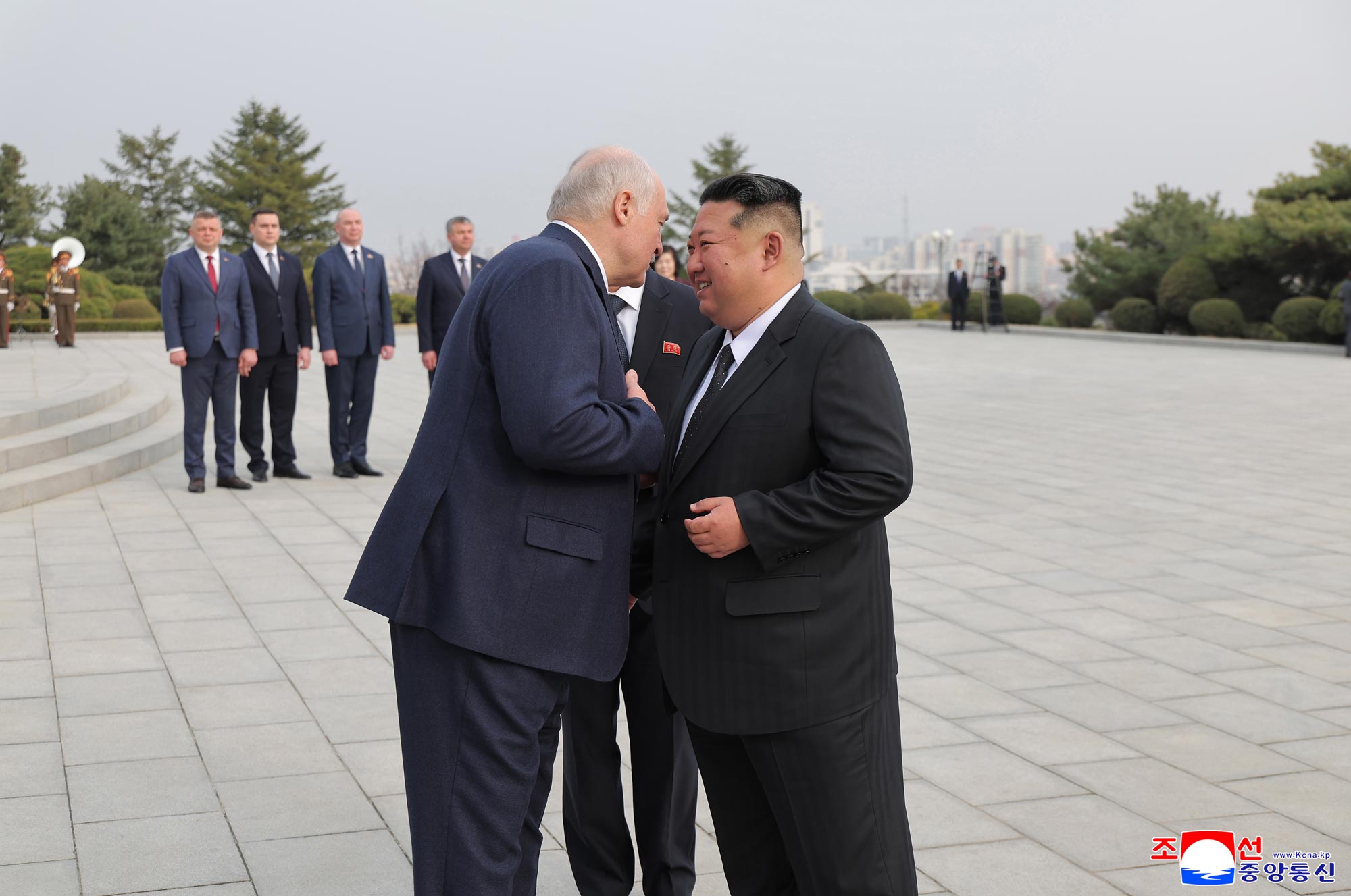 Belarusian President places wreath at Liberation Tower