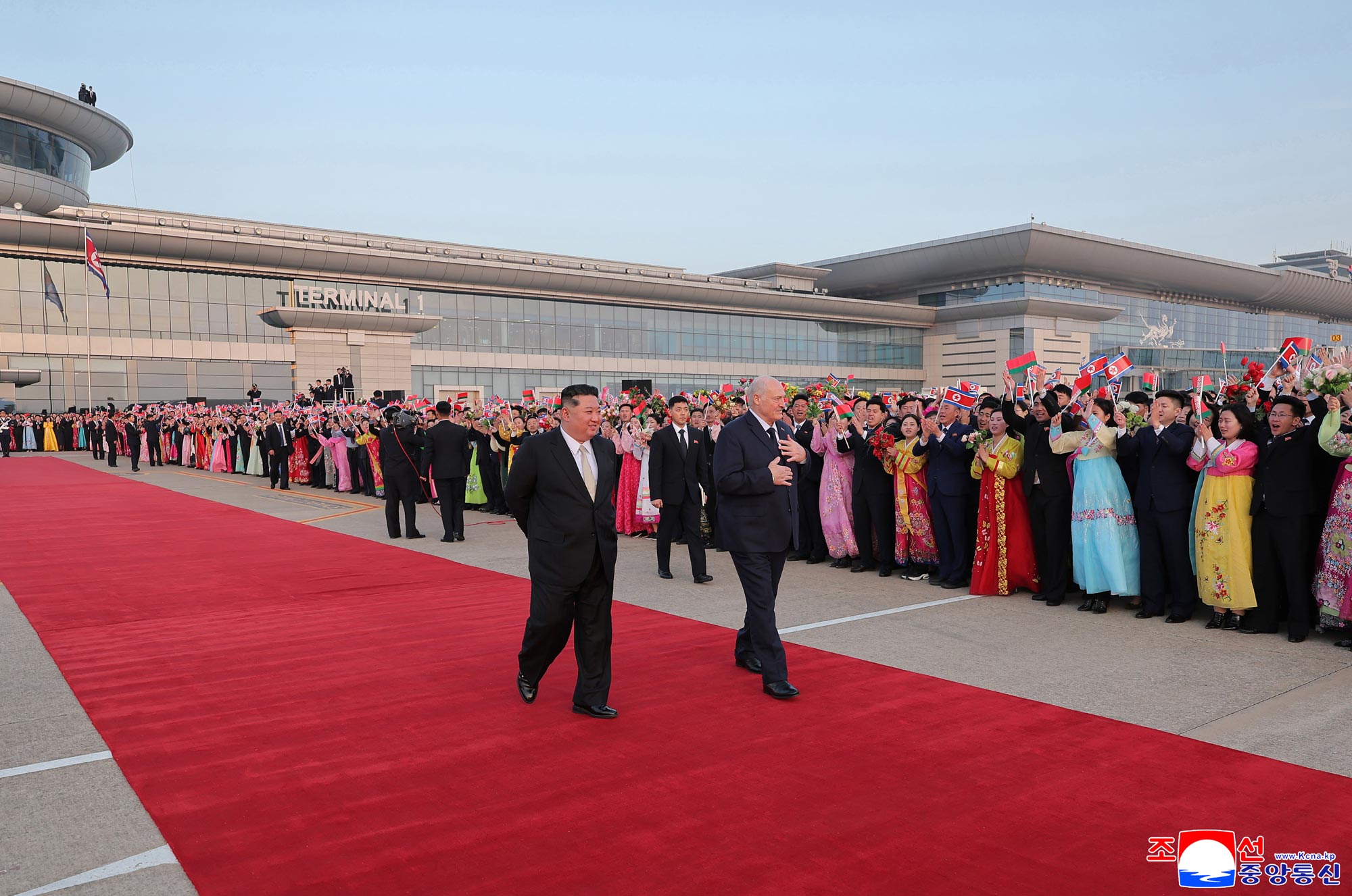 Alexandre Loukachenko, Président de la République de Biélorussie, quitte Pyongyang