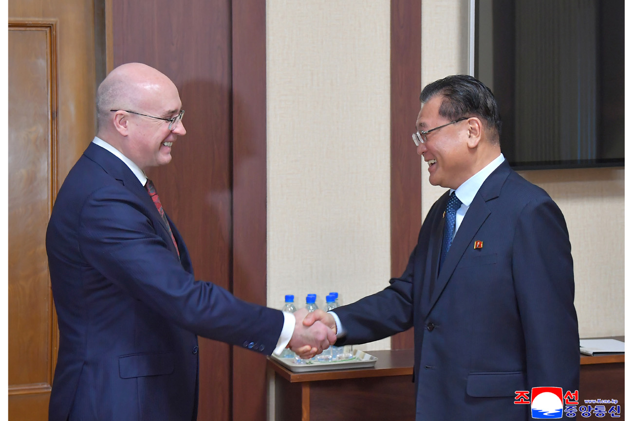 Agreement on cooperation between KCNA and Tass signed