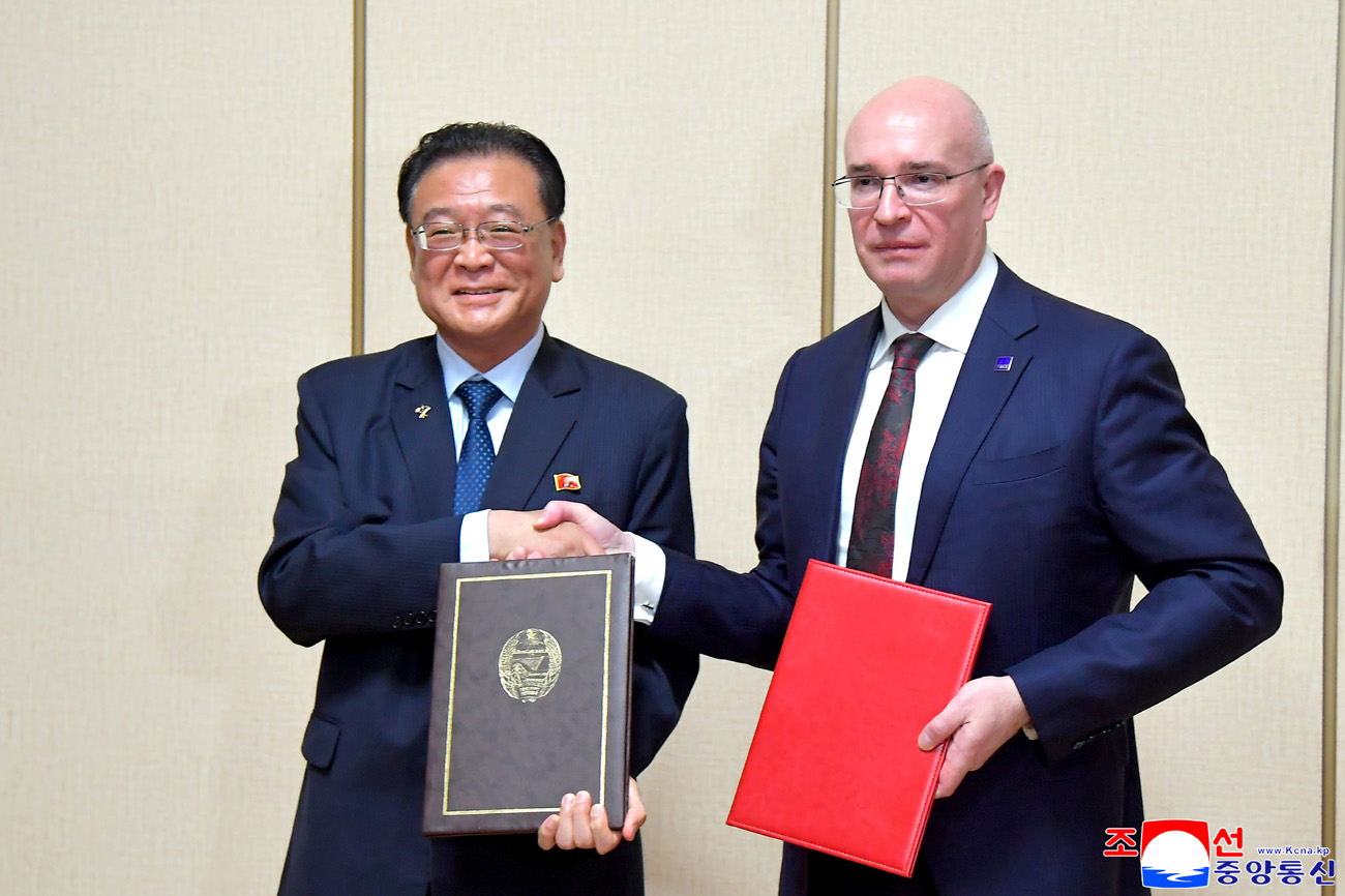 Agreement on cooperation between KCNA and Tass signed
