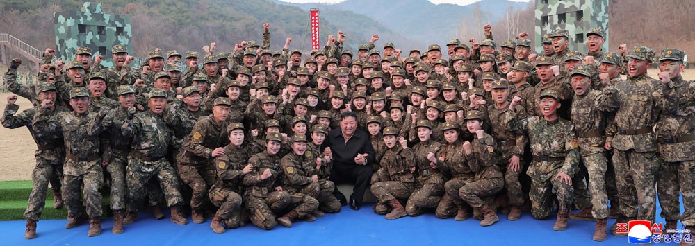 Уважаемый товарищ Ким Чен Ын ознакомился с тренировкой подразделений спецназа КНА всех ступеней