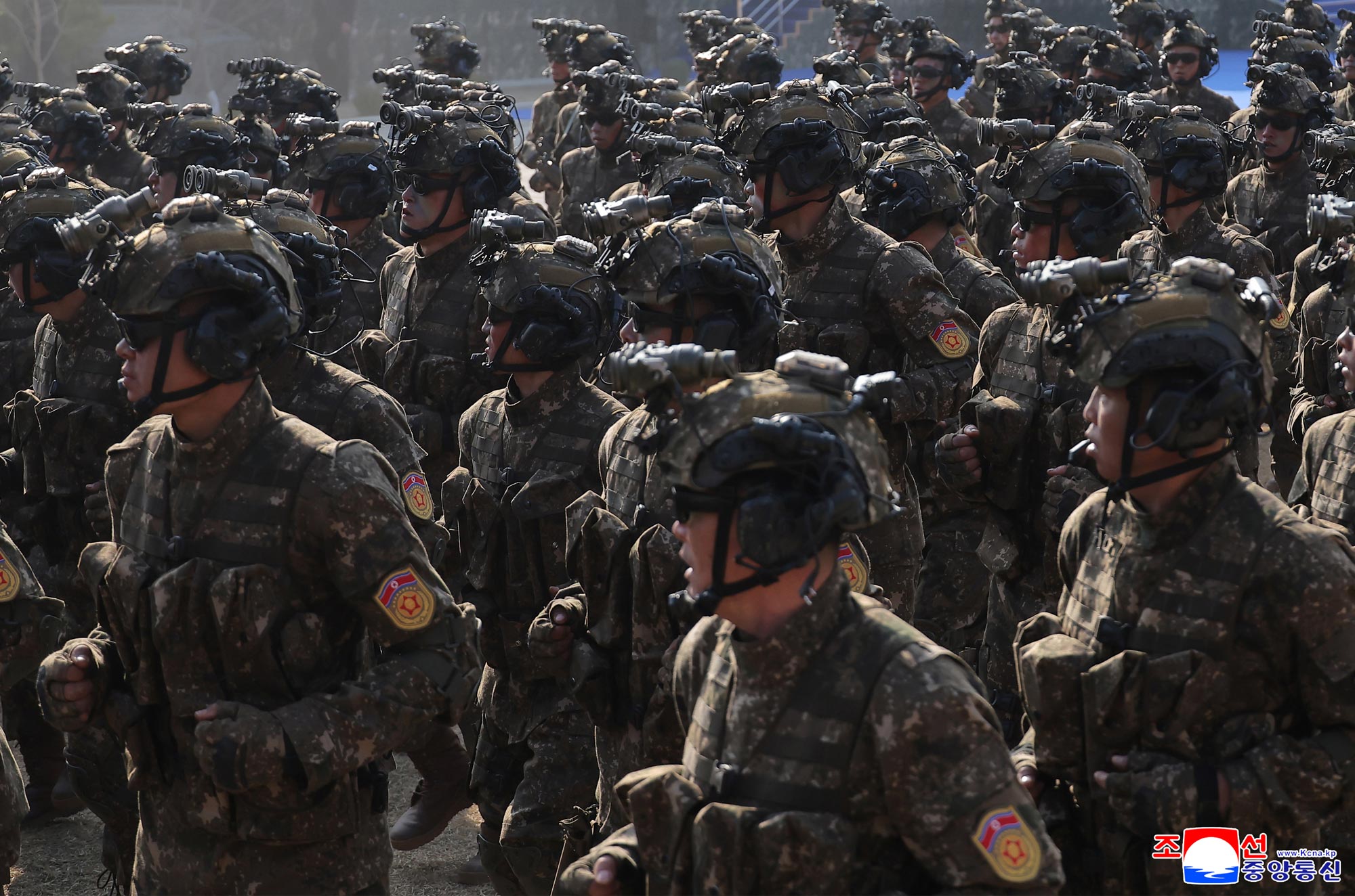 Уважаемый товарищ Ким Чен Ын ознакомился с тренировкой подразделений спецназа КНА всех ступеней