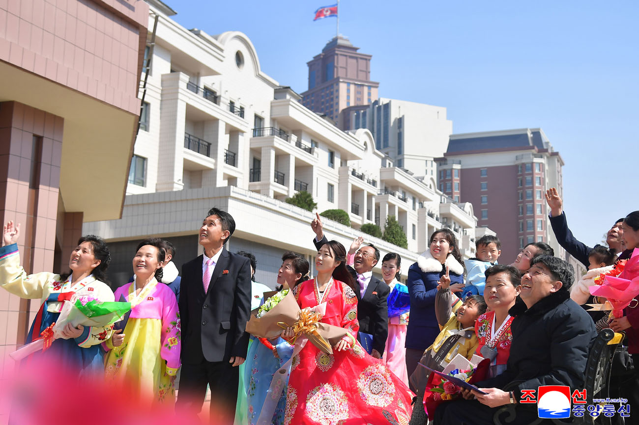 People move into new houses in Saeppyol Street