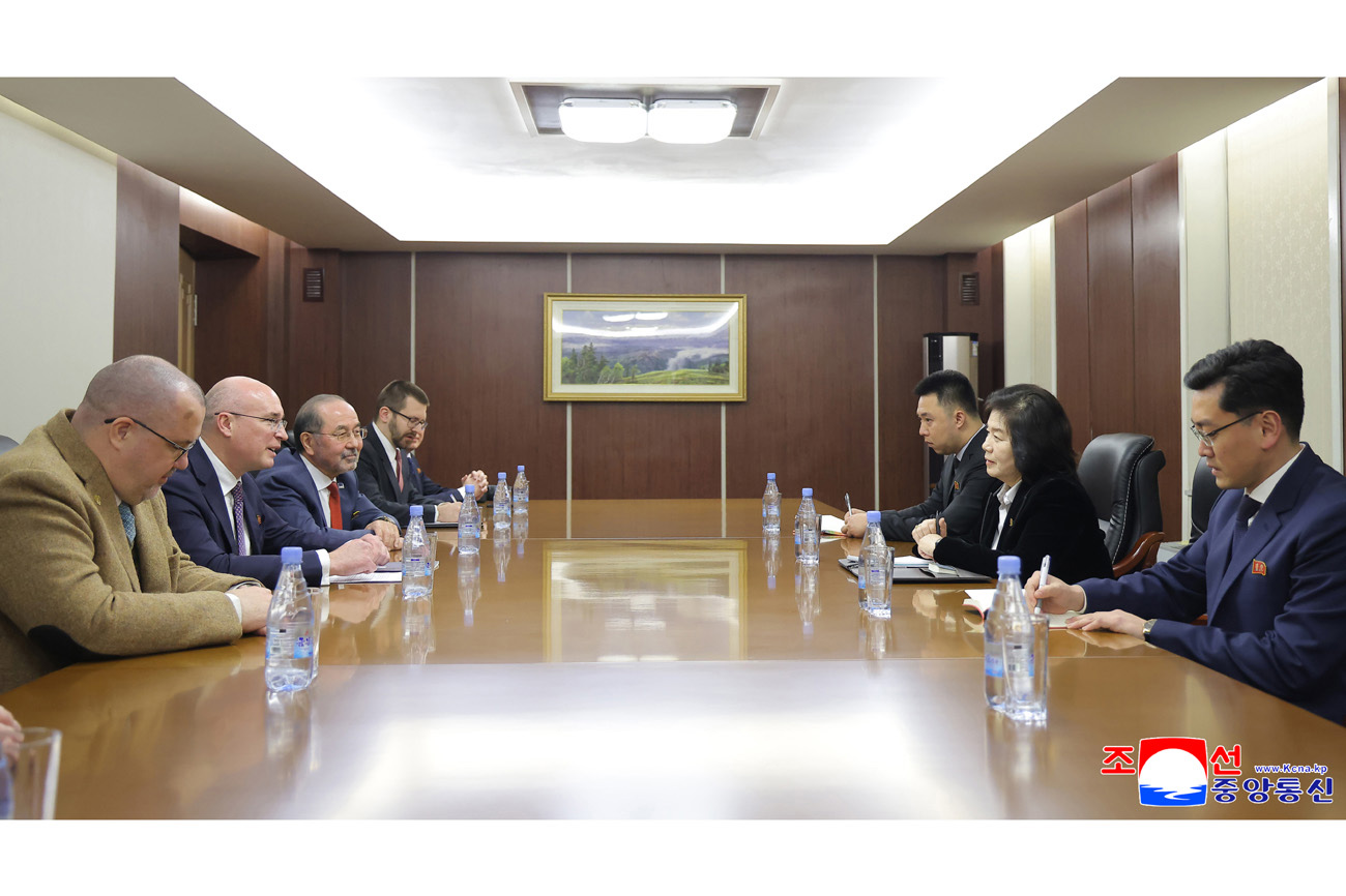 DPRK FM meets delegation of TASS of Russia